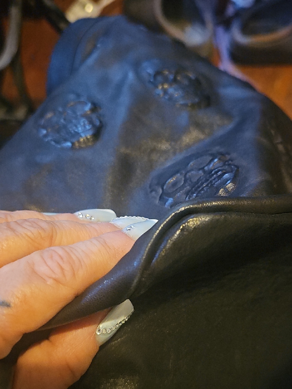 Black Leather Skull Embossed Tote Bag - Picture 9 of 12